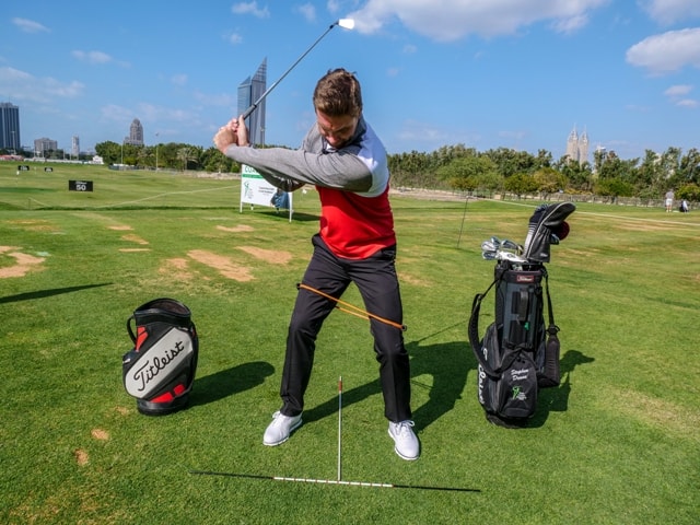 Using resistance bands for golf online swing