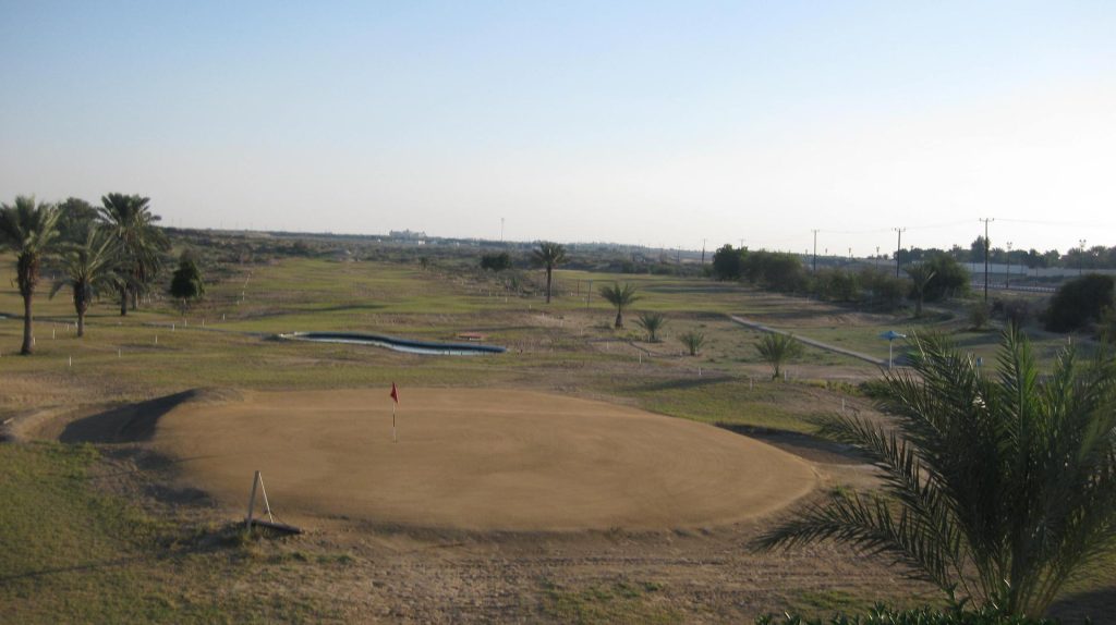 Sharjah Wanderers Golf Club – No greens or browns, just tyres for holes!